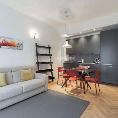 Milano: Incantevole Appartamento In Pieno Centro - Fancy Yellow Apartments Eksteriør bilde